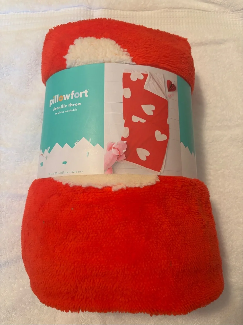 Pillowfort - Red Chenille Throw with Cream Heart Accents. NEW  50x60